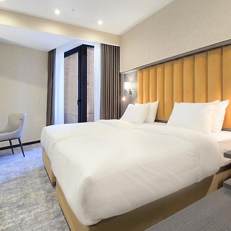 Griffin Hotel Тбилиси Экстерьер фото
