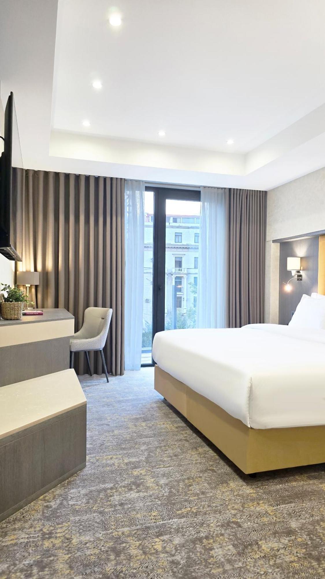 Griffin Hotel Тбилиси Экстерьер фото