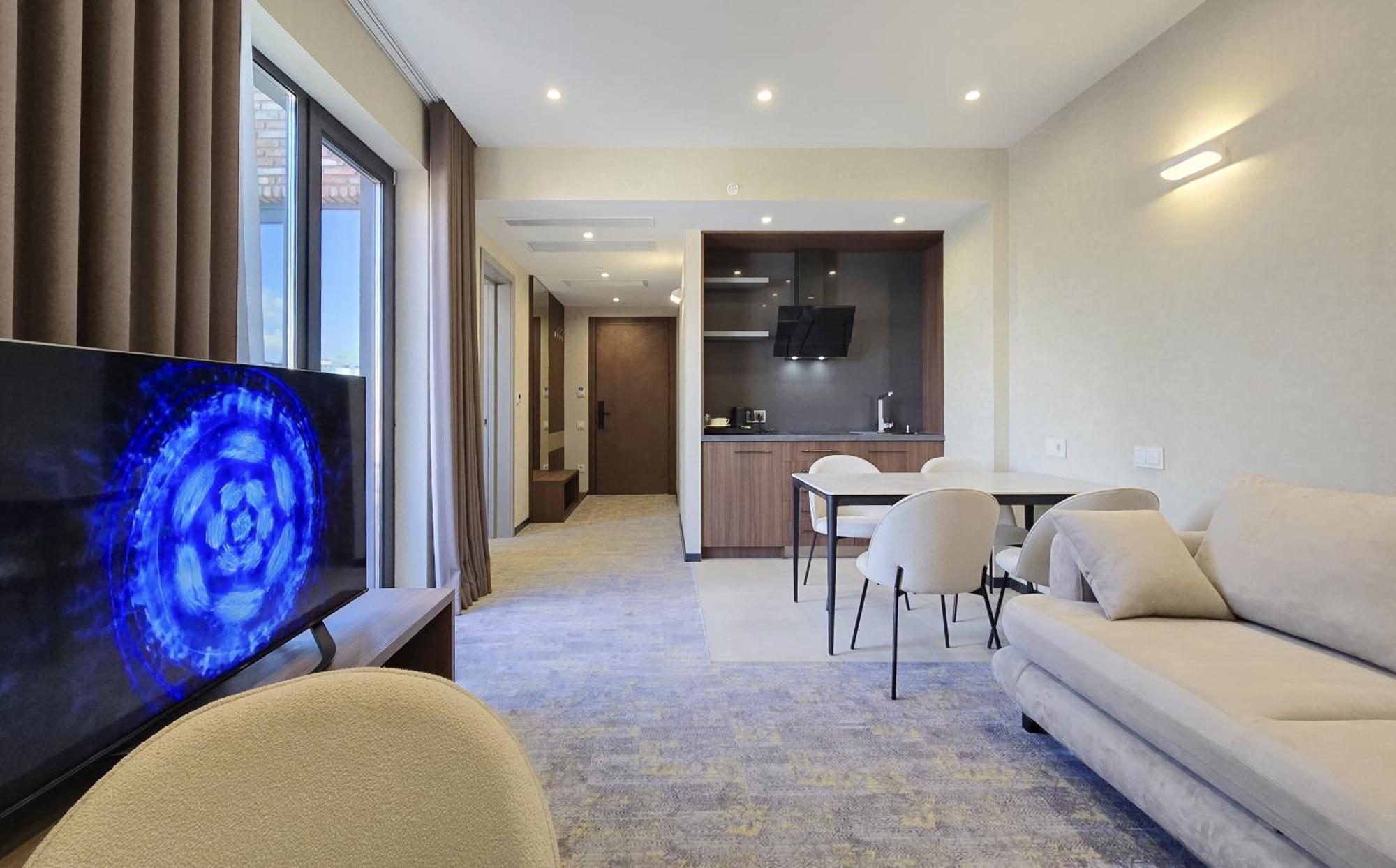 Griffin Hotel Тбилиси Экстерьер фото