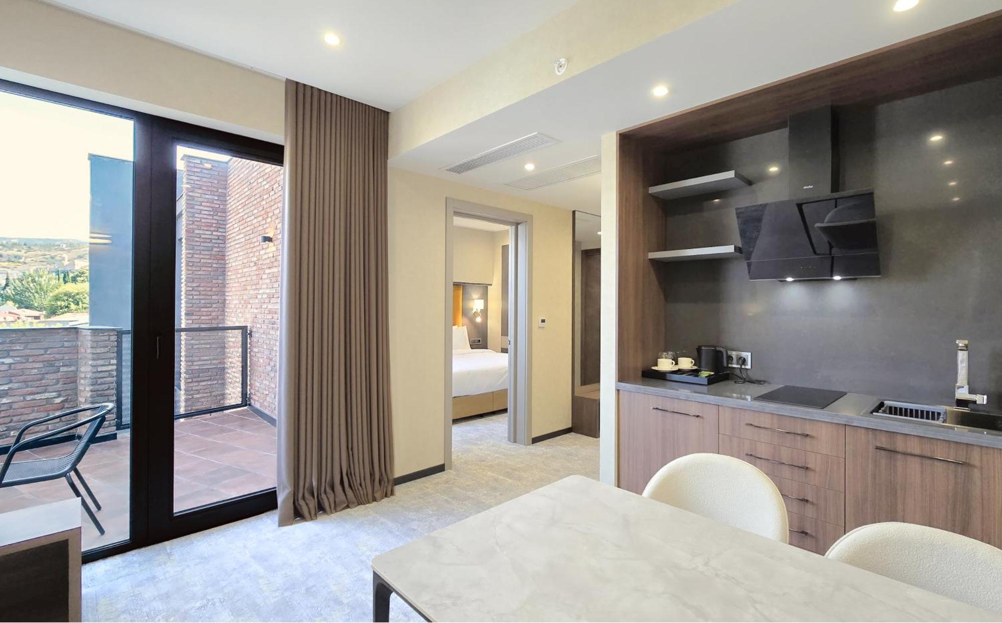 Griffin Hotel Тбилиси Экстерьер фото