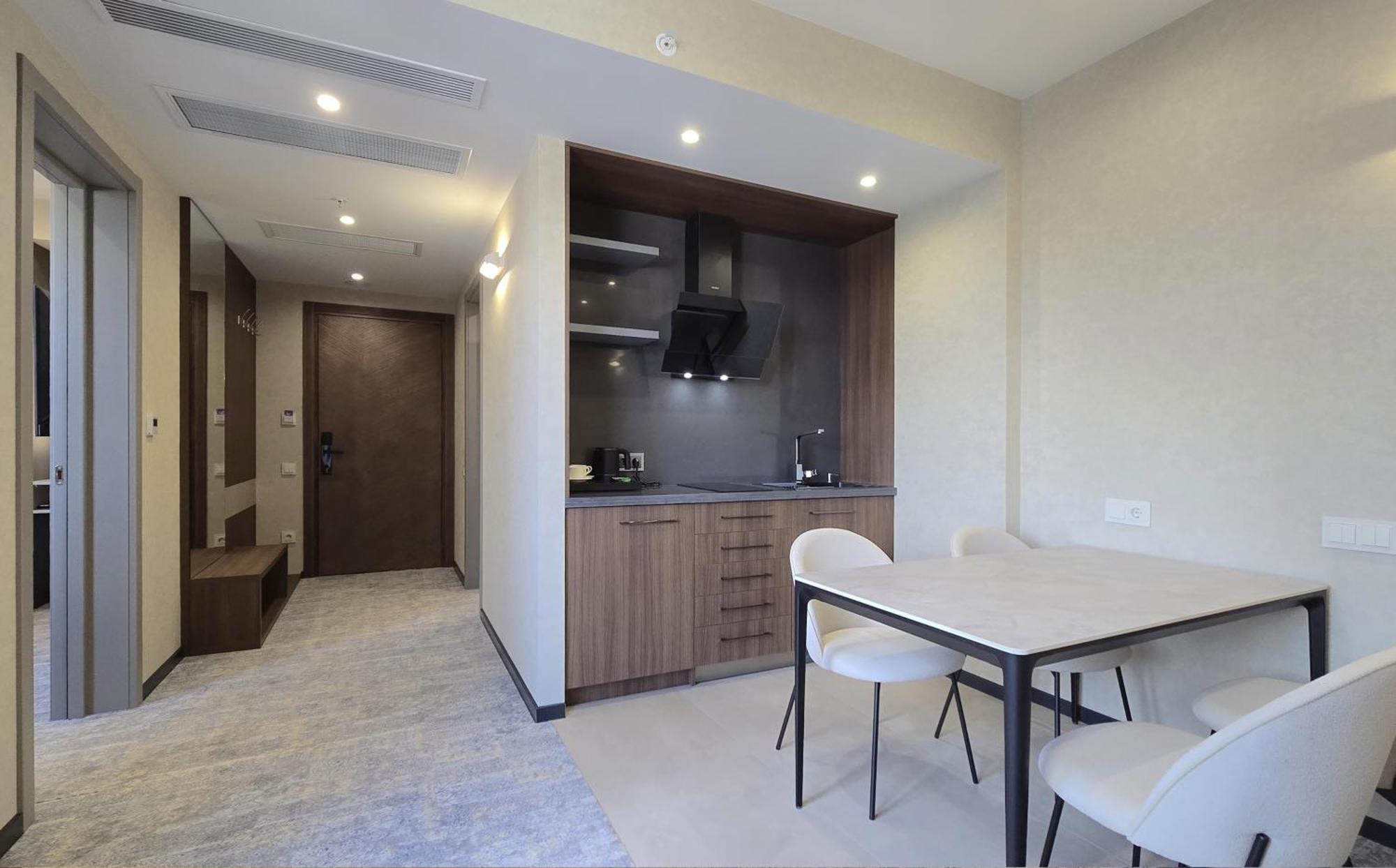 Griffin Hotel Тбилиси Экстерьер фото