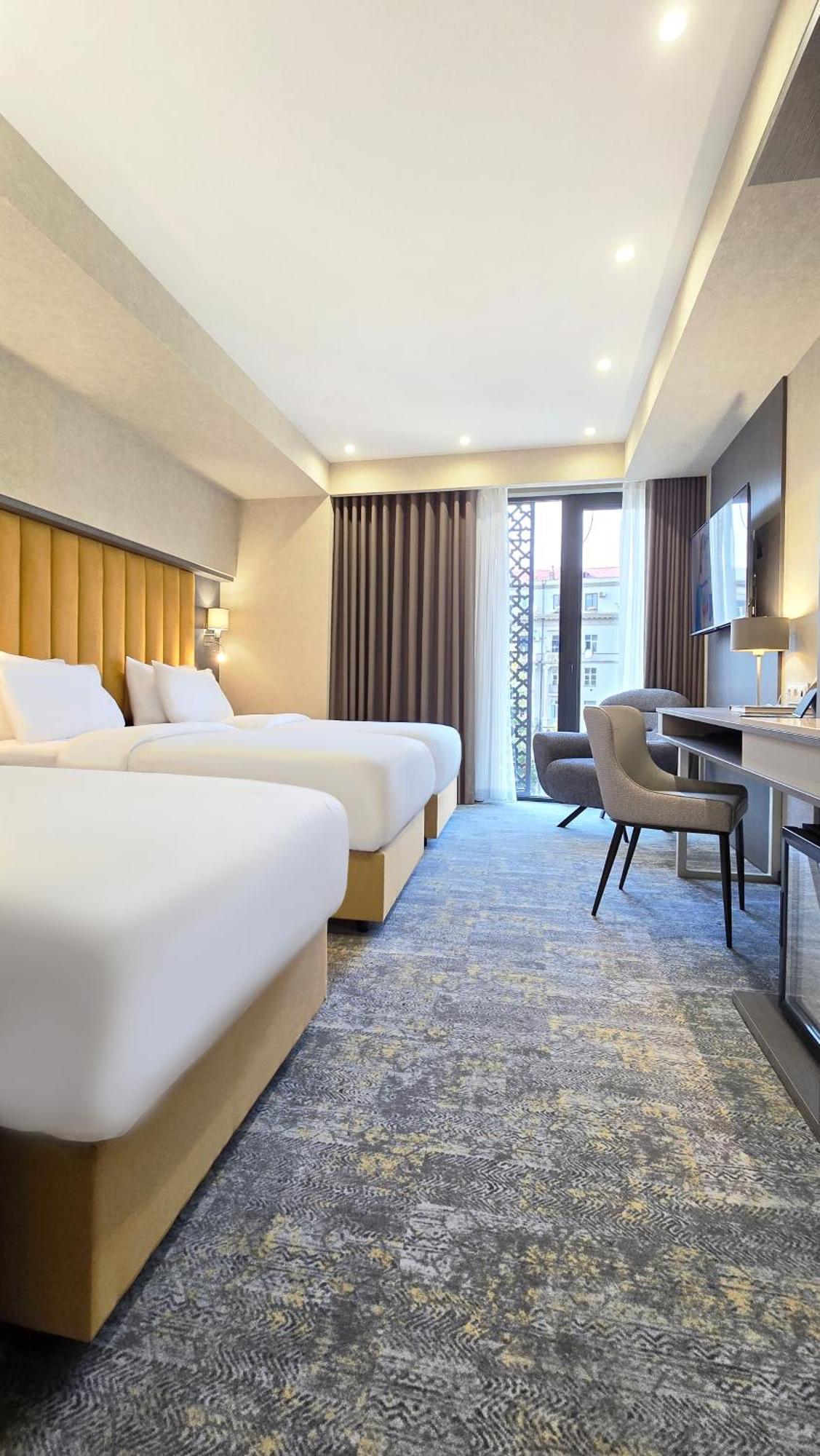 Griffin Hotel Тбилиси Экстерьер фото