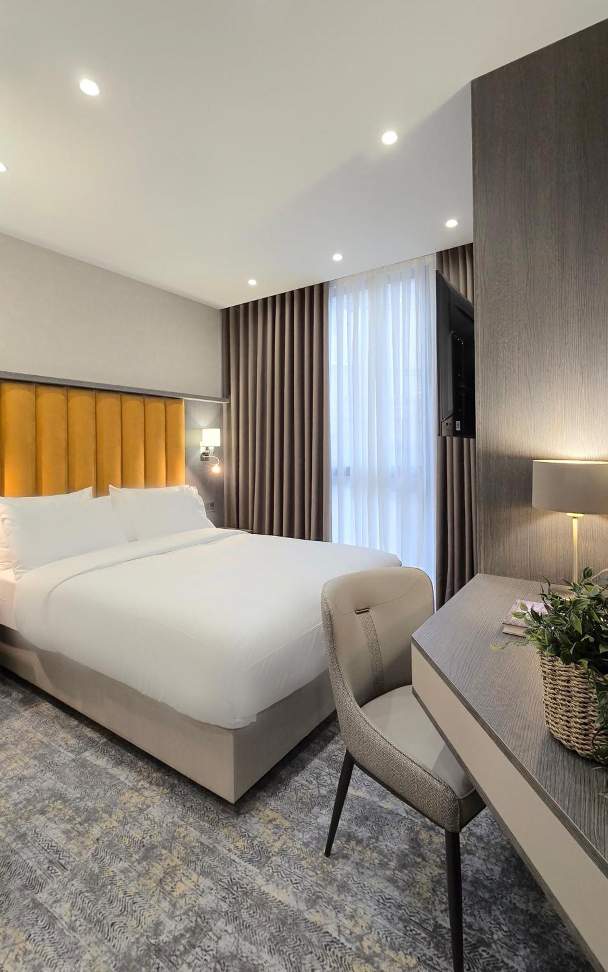 Griffin Hotel Тбилиси Экстерьер фото