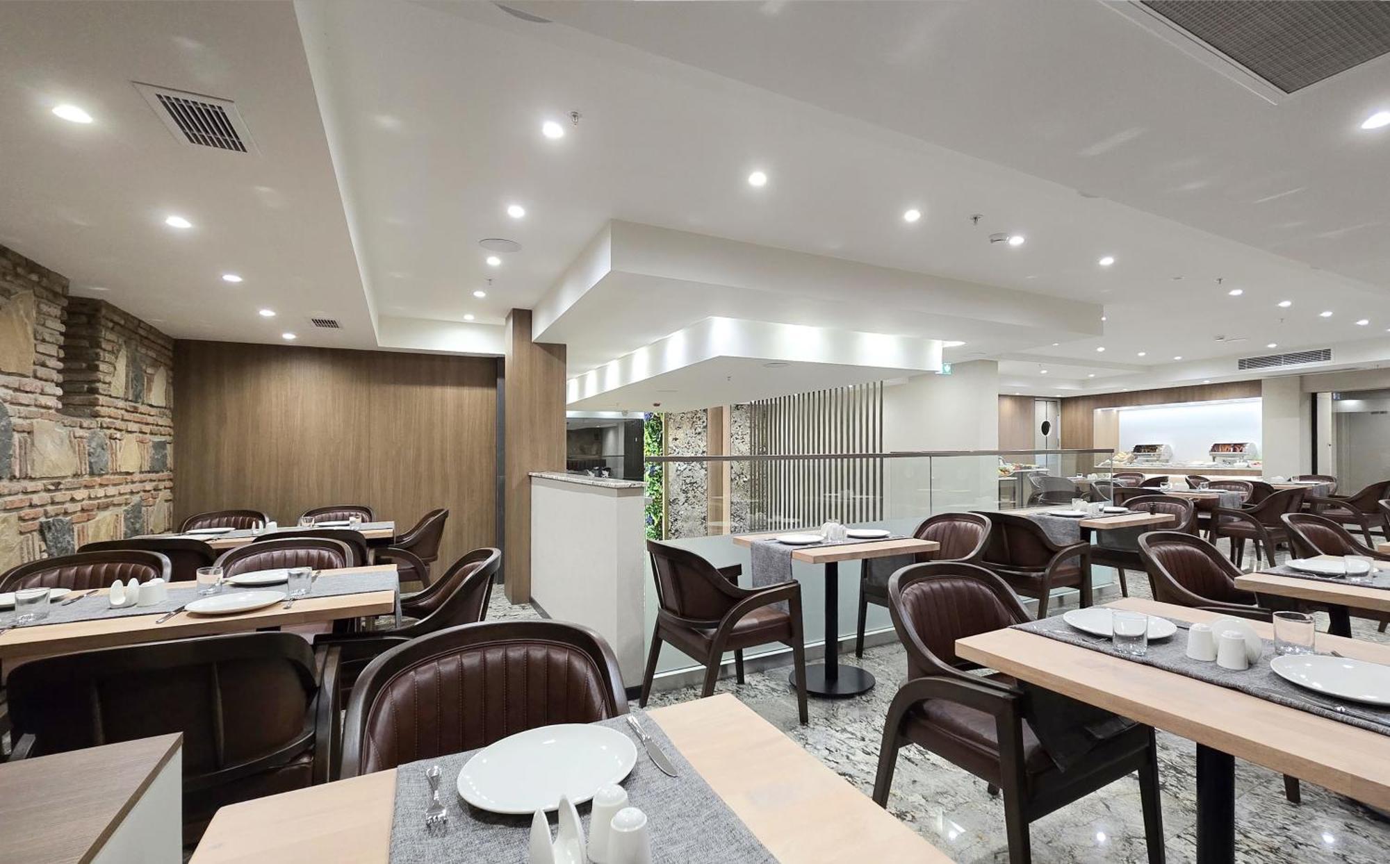 Griffin Hotel Тбилиси Экстерьер фото