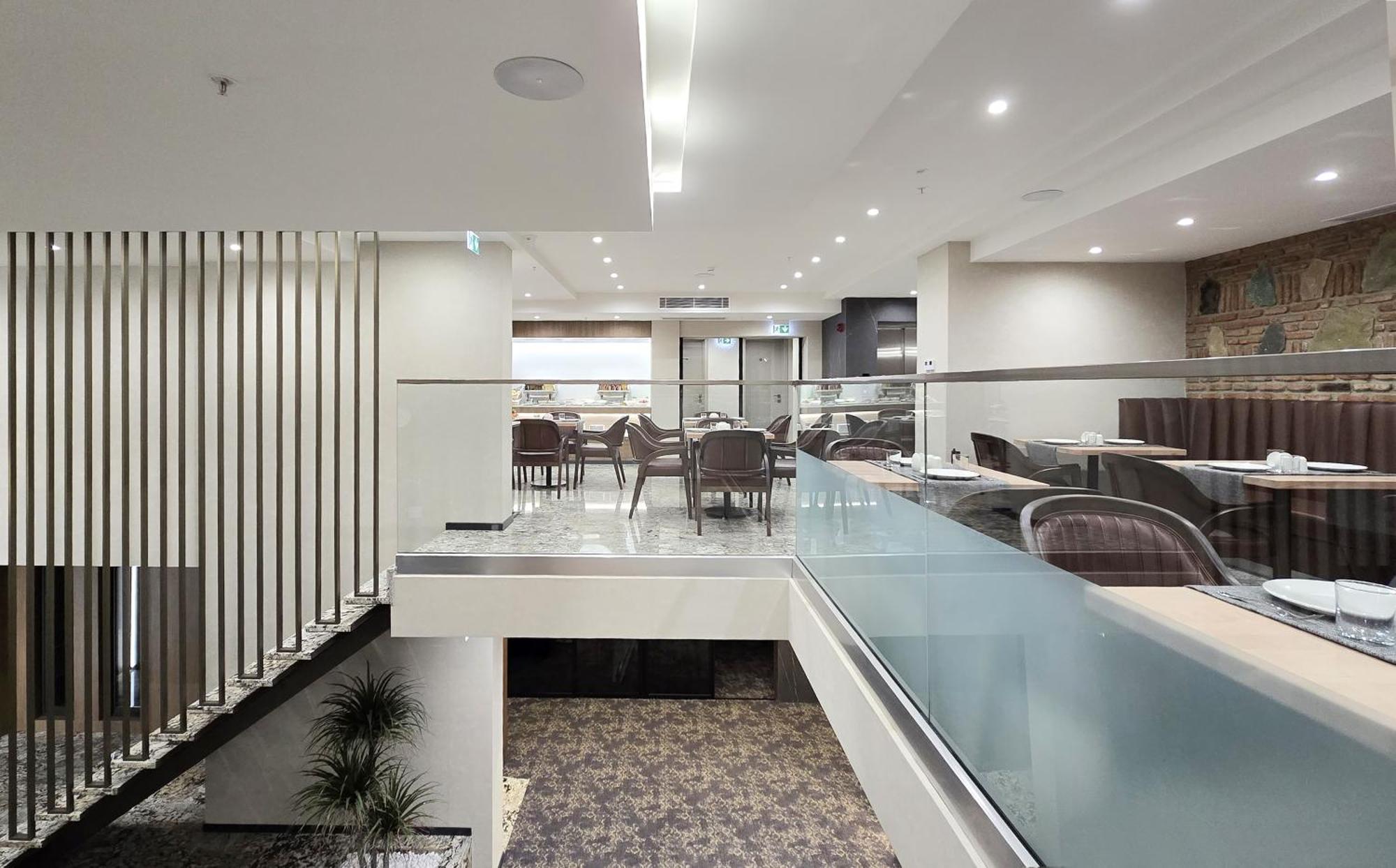 Griffin Hotel Тбилиси Экстерьер фото