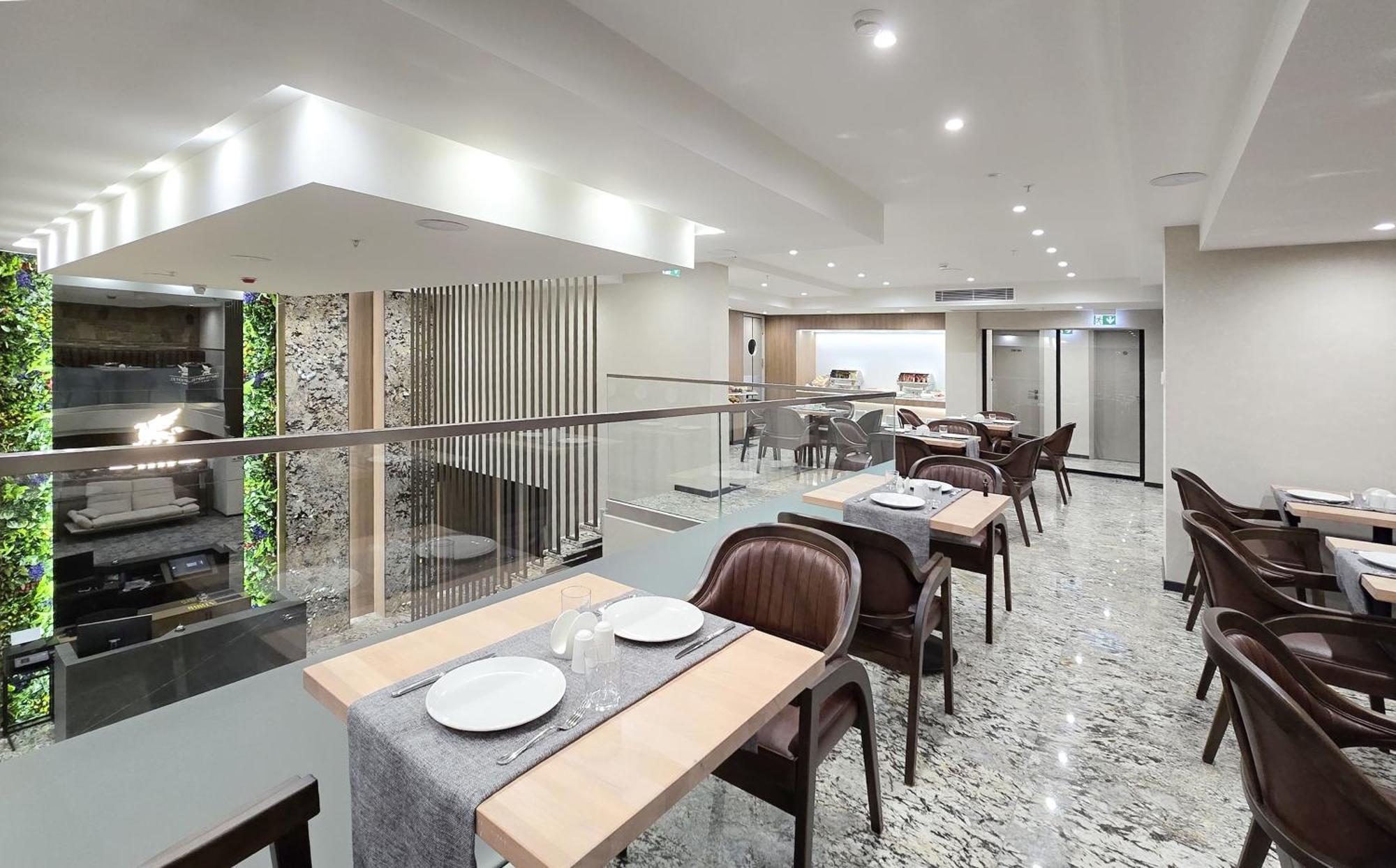 Griffin Hotel Тбилиси Экстерьер фото