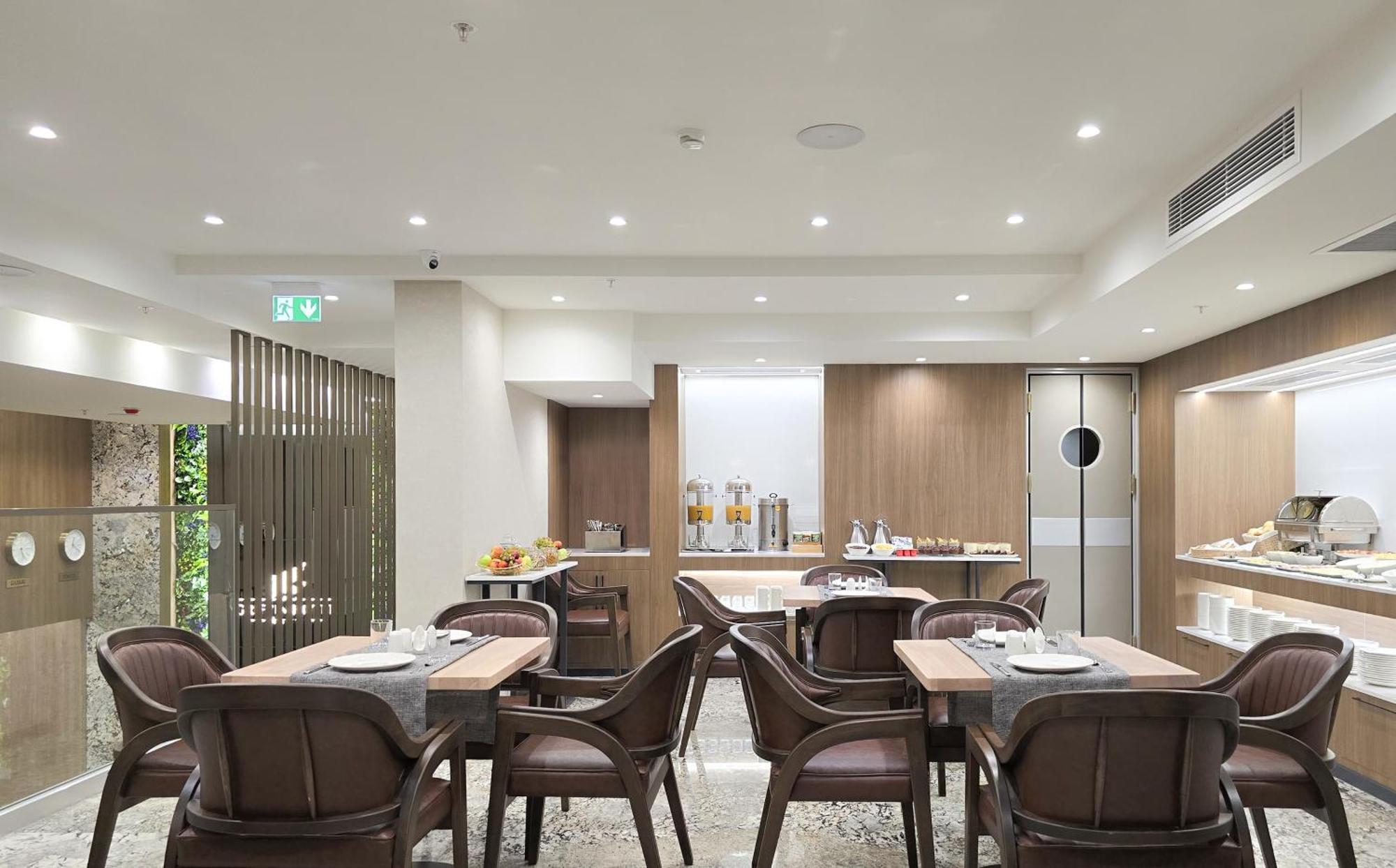 Griffin Hotel Тбилиси Экстерьер фото