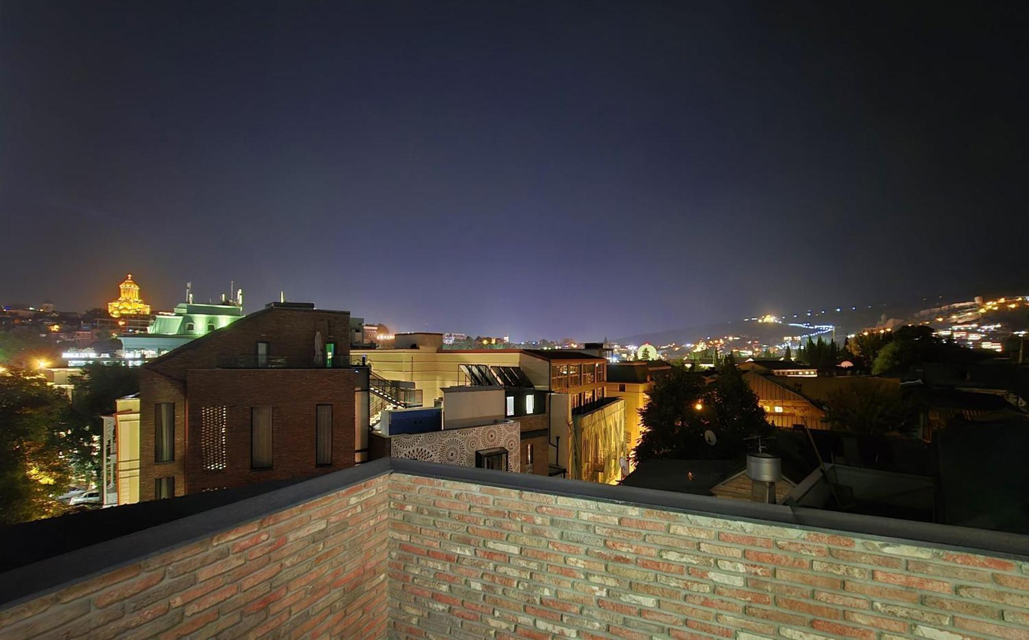 Griffin Hotel Тбилиси Экстерьер фото