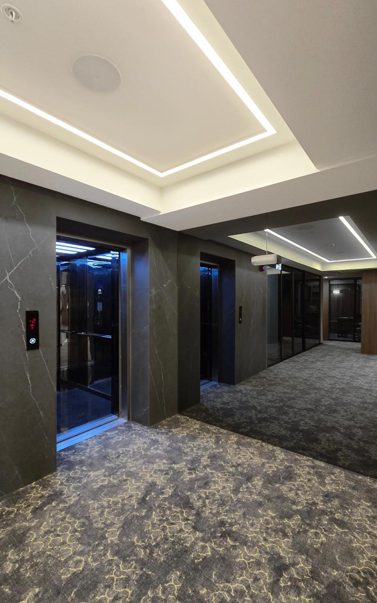 Griffin Hotel Тбилиси Экстерьер фото