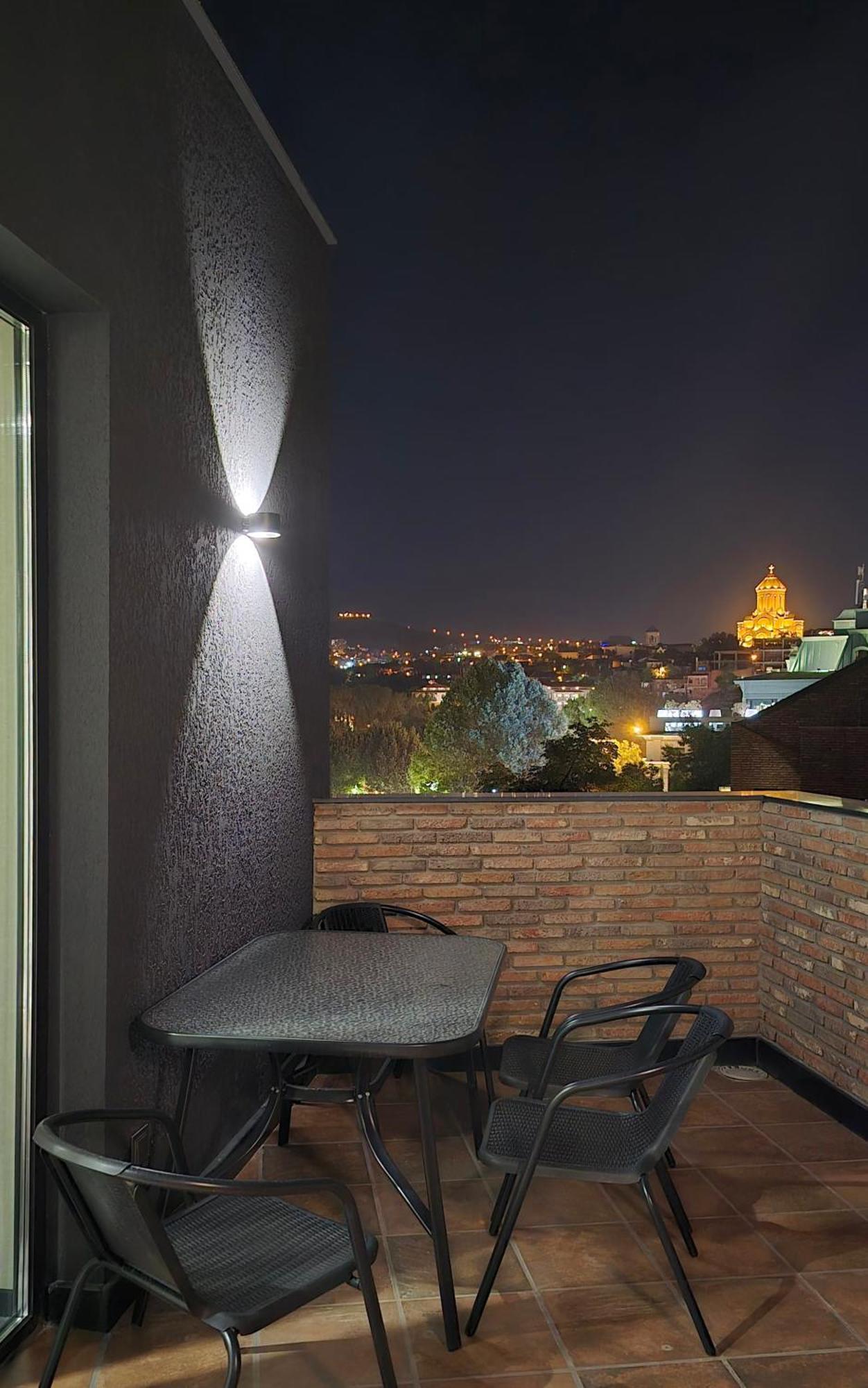 Griffin Hotel Тбилиси Экстерьер фото
